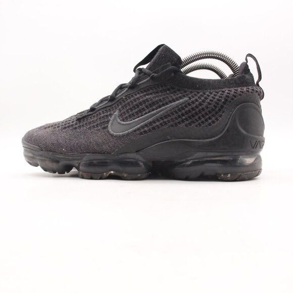 Nike Air Vapormax 2021 Flyknit Youth 6 Women’s Size 7.5 Triple Black DB1550-001 - Picture 4 of 9